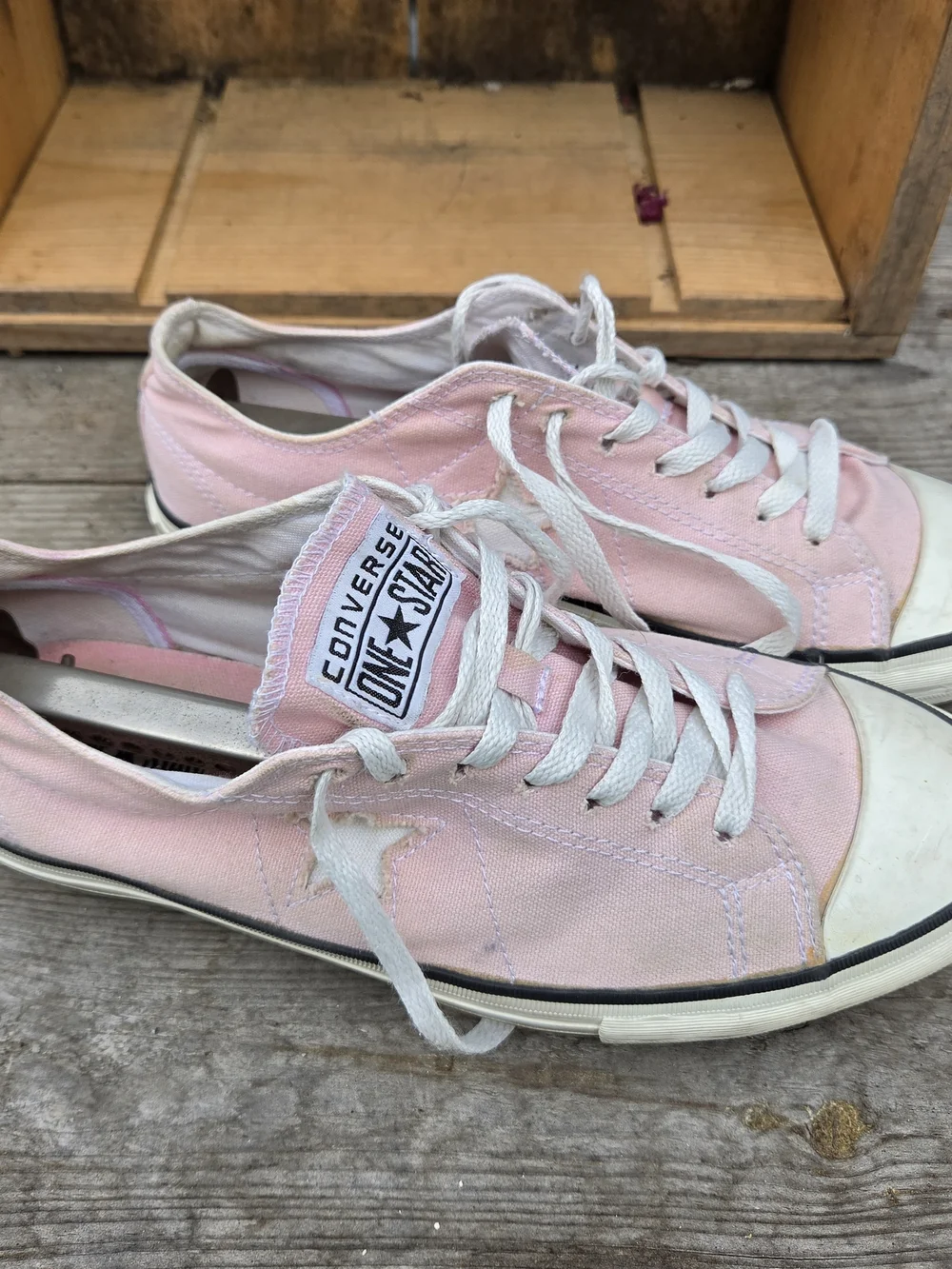 Converse Women's Pink Canvas Low-Top Sneakers